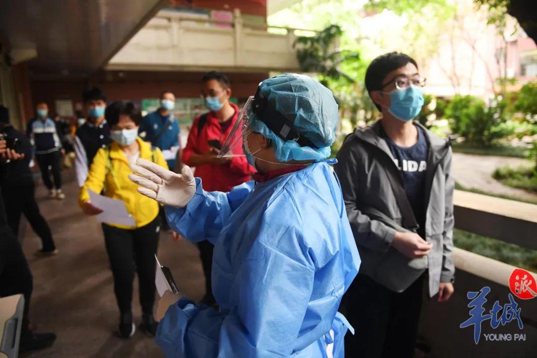 直击广州广雅中学返校的第一天｜每位师生一个复学爱心包  疫情相关 第35张