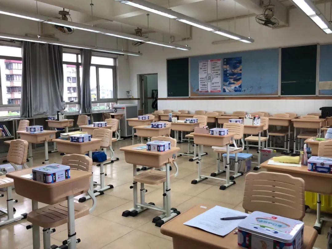 直击广州广雅中学返校的第一天｜每位师生一个复学爱心包  疫情相关 第28张