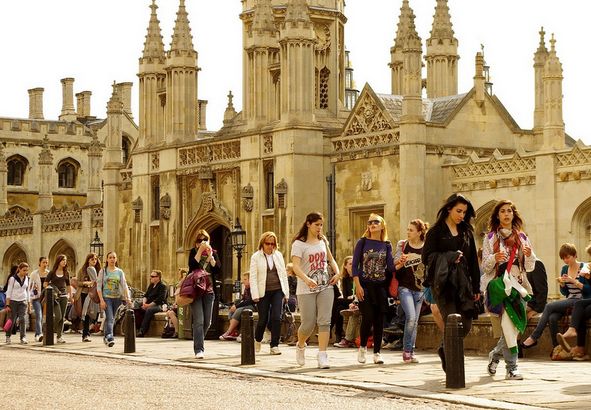 对比：剑桥大学31个学院在学术费用位置等优缺点分析（11~20）  数据 英国留学 剑桥大学 第20张